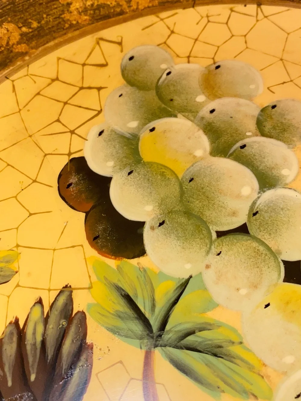 ORIENTAL ACCENT Decorative Plates Grape & Leaf Motif Crackle Glaze Set of 2